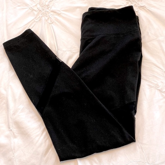 Old Navy leggings with mesh detail - Picture 1 of 6